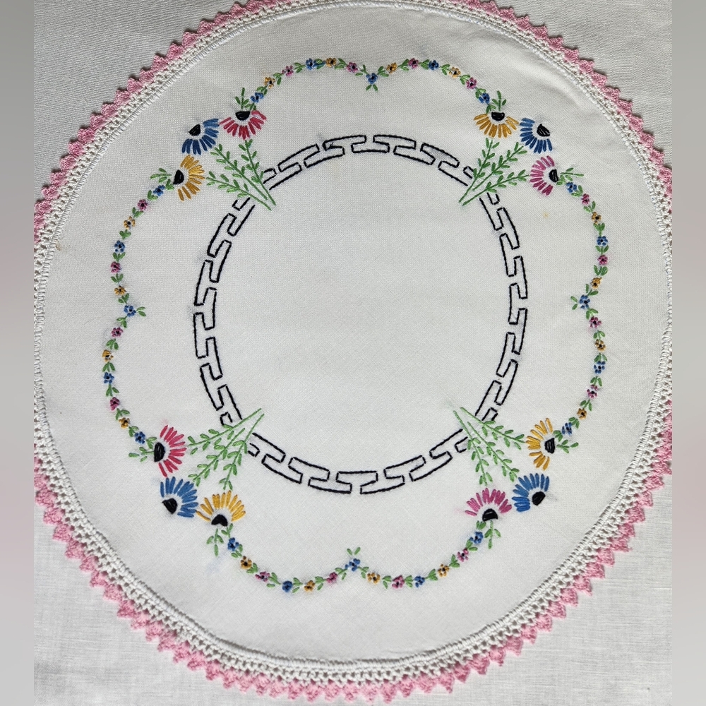 Hand-Embroidered Round Table Linen in White with Pink Crochet Trim